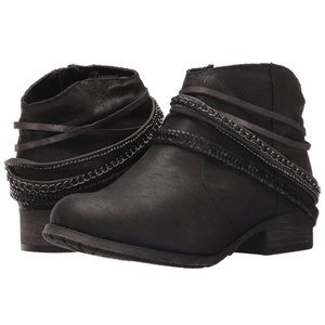 Jellypop Forge Black Belted Booties sz 8